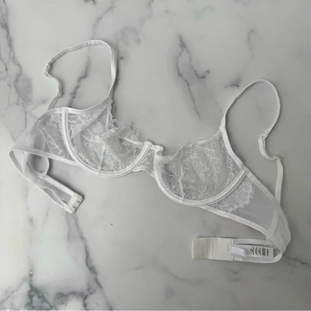 SKIMS After Hours White Sheer Lace Underwire Bra Unlined - Size M - Picture 1 of 2